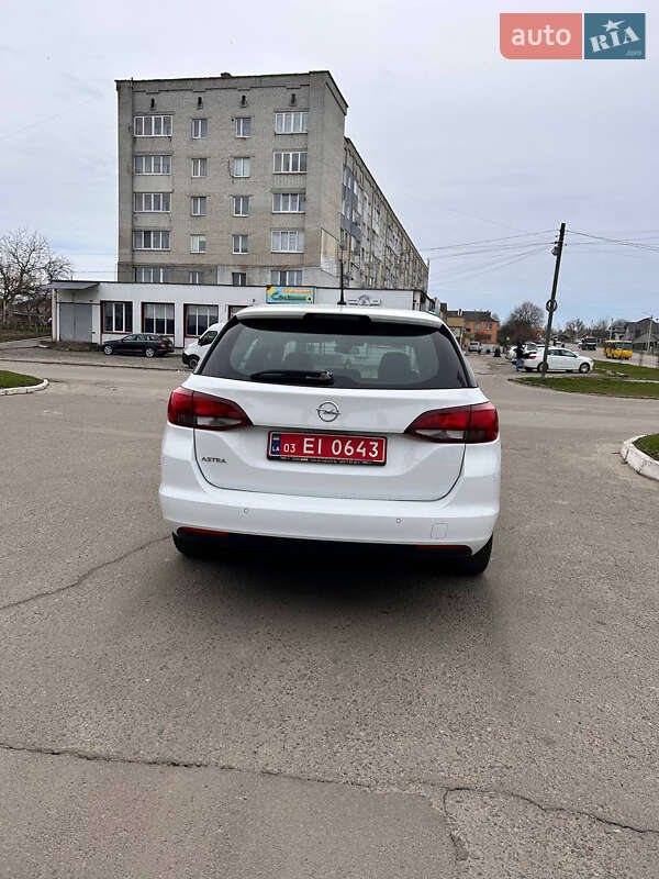 Универсал Opel Astra 2019 в Ровно