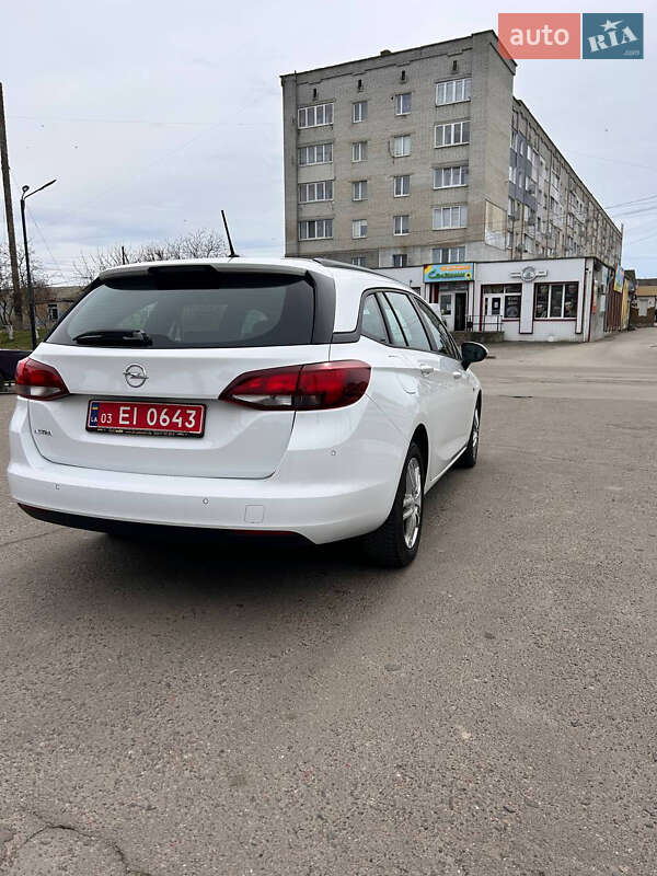 Універсал Opel Astra 2019 в Рівному