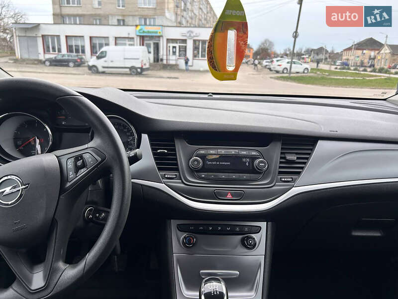 Універсал Opel Astra 2019 в Рівному