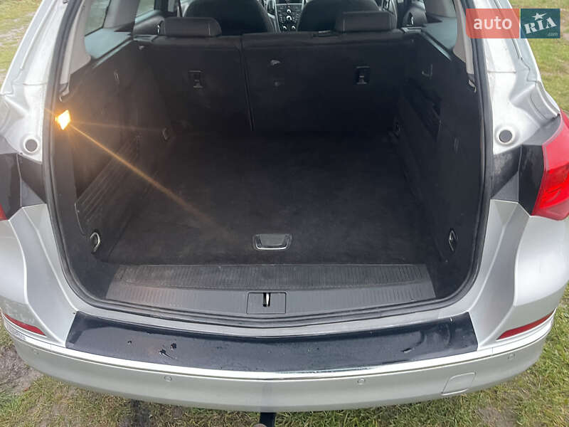 Універсал Opel Astra 2014 в Рівному