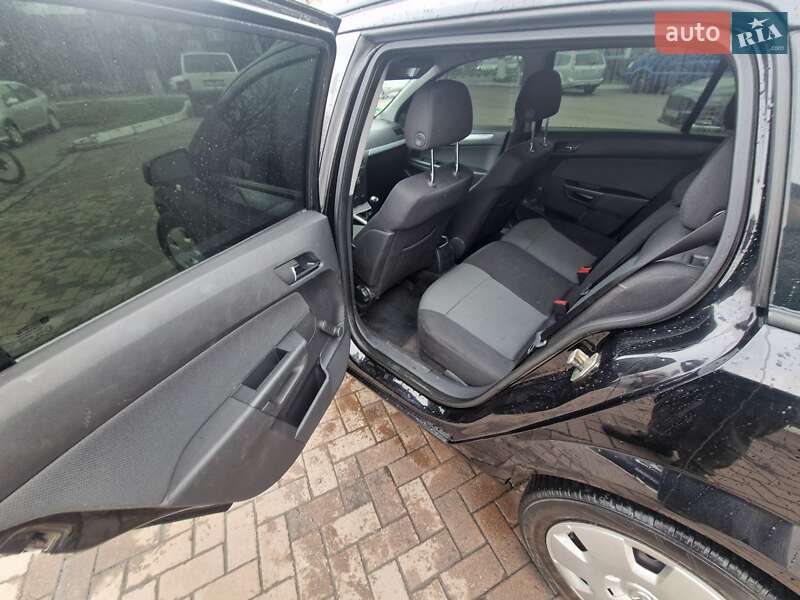 Универсал Opel Astra 2005 в Ивано-Франковске