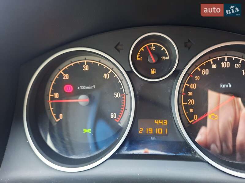 Универсал Opel Astra 2008 в Тысменице