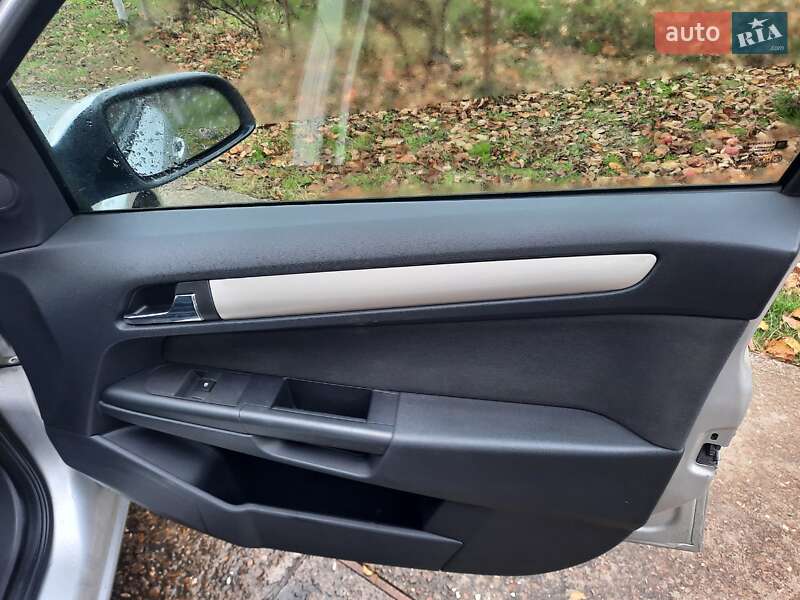 Универсал Opel Astra 2008 в Тысменице