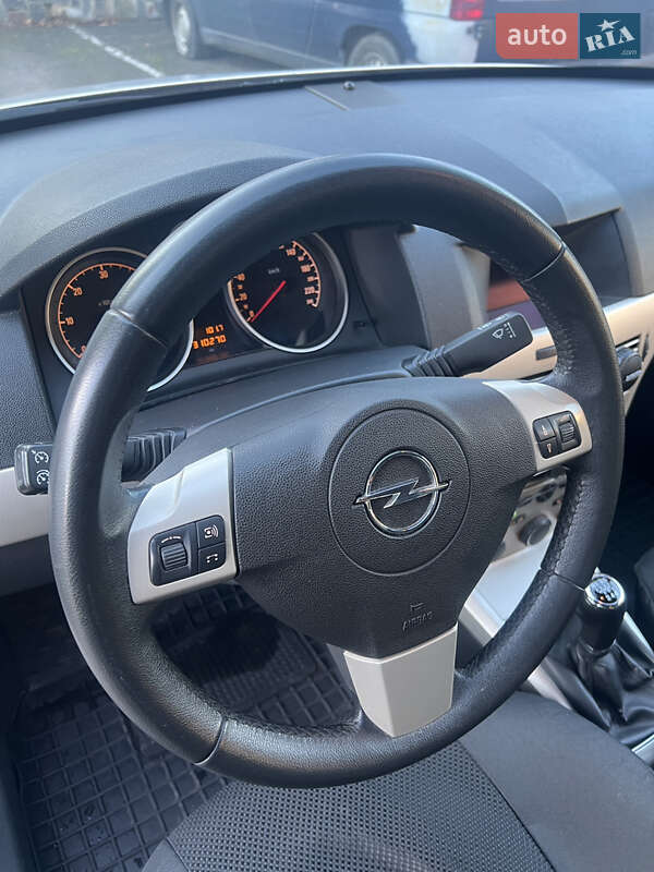 Хэтчбек Opel Astra 2008 в Ровно