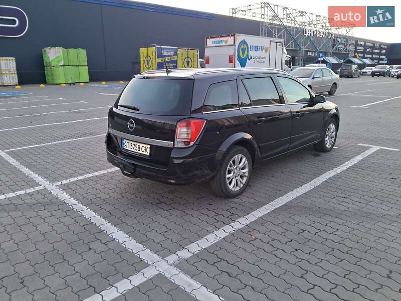 Универсал Opel Astra 2009 в Ивано-Франковске