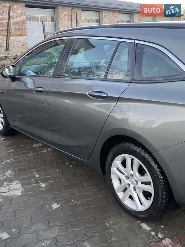 Универсал Opel Astra 2018 в Калуше