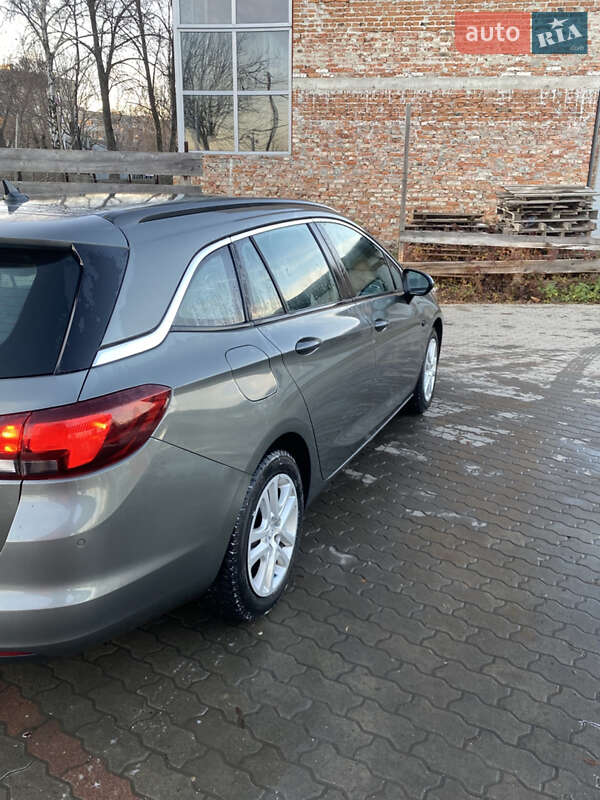 Универсал Opel Astra 2018 в Калуше