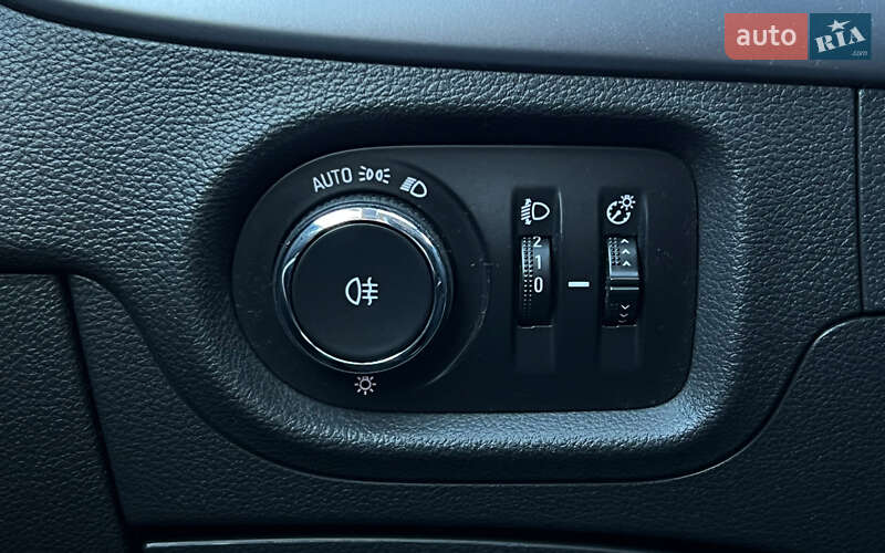 Хэтчбек Opel Astra 2016 в Львове