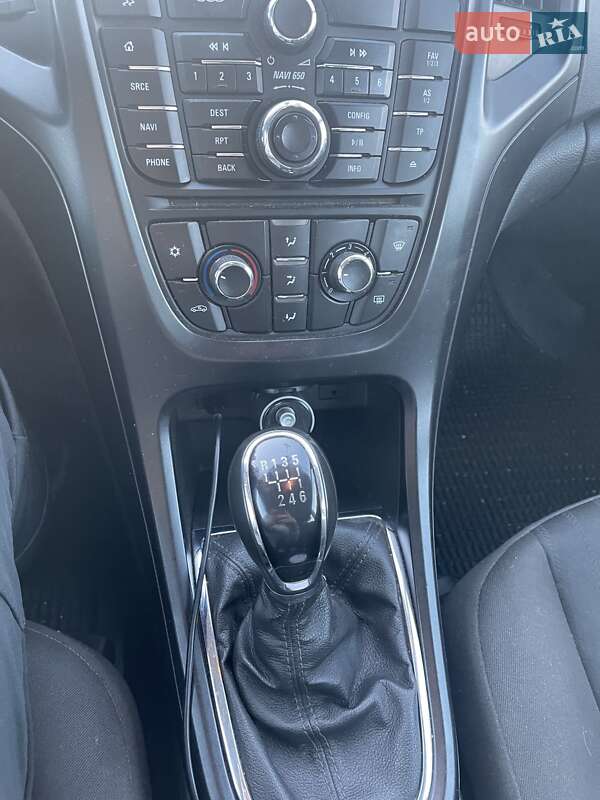 Універсал Opel Astra 2015 в Львові