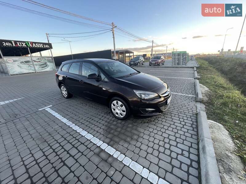 Універсал Opel Astra 2015 в Львові