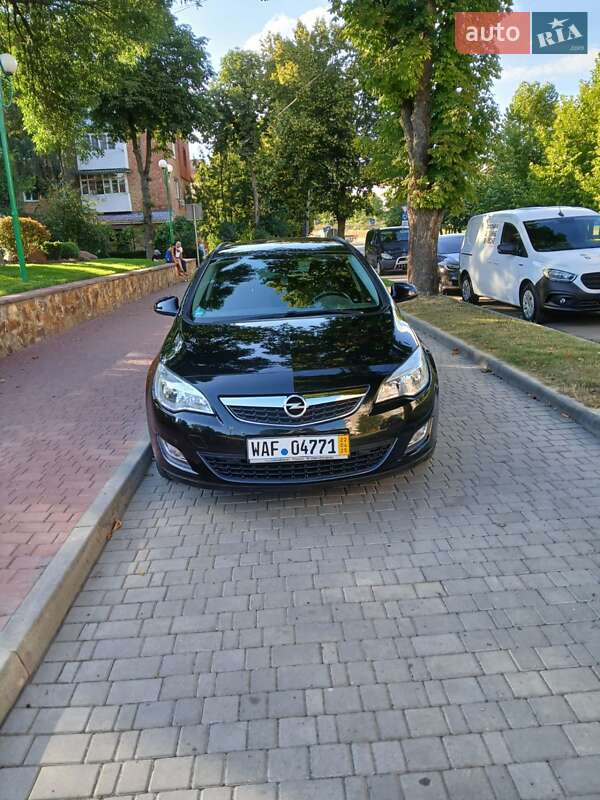 Opel Astra 2012