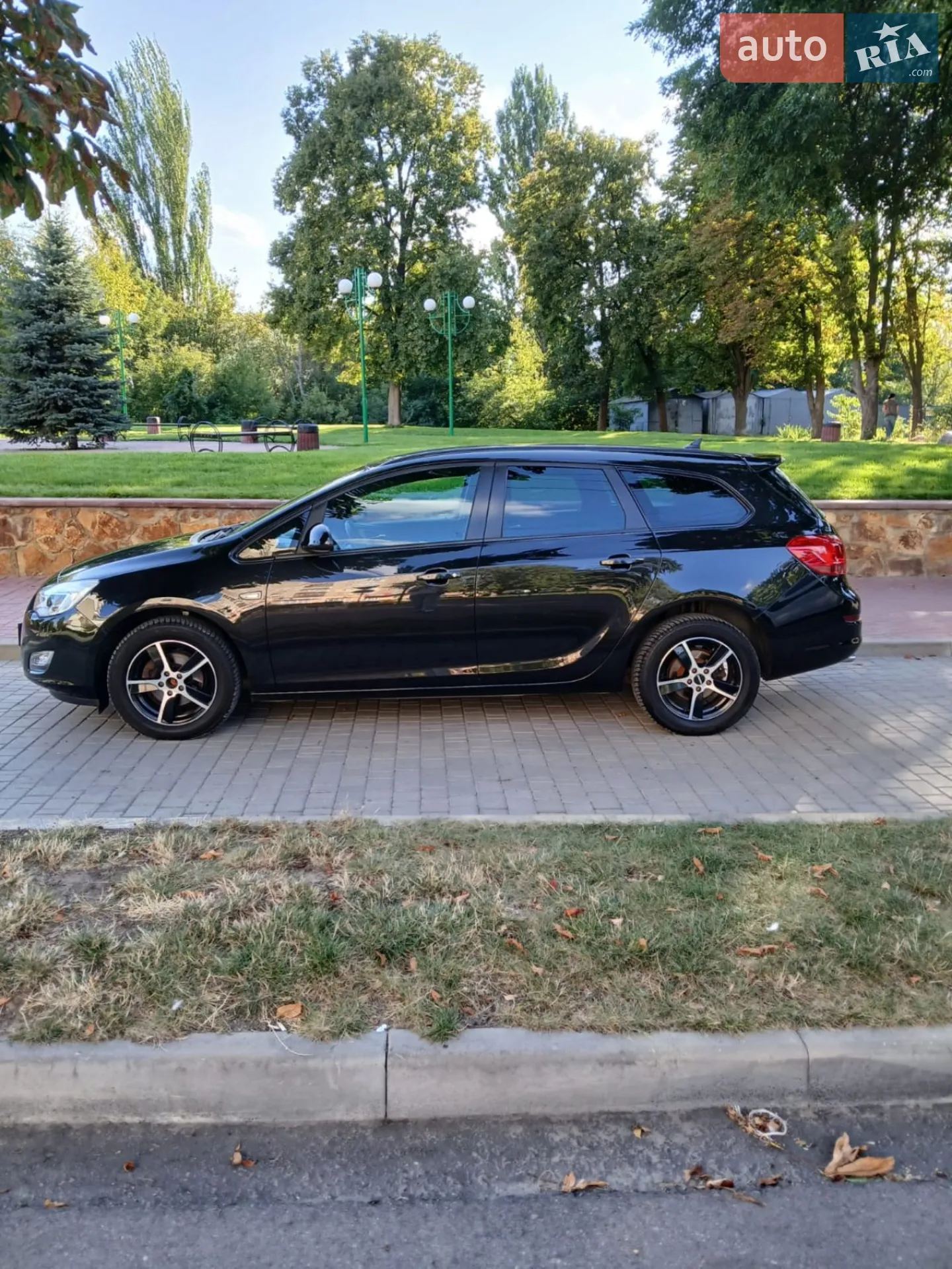 2011 Opel Astra - мініатюра 2