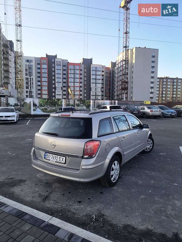 Универсал Opel Astra 2005 в Чернигове