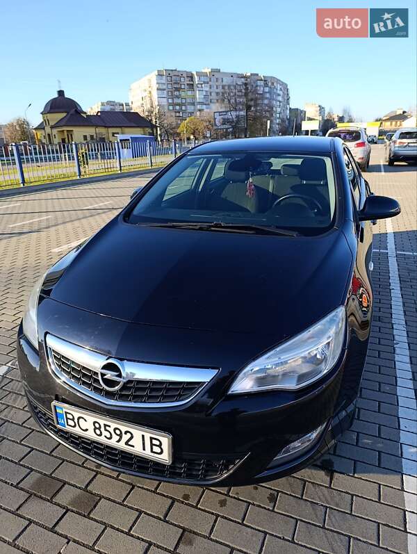 Хэтчбек Opel Astra 2010 в Шептицькому