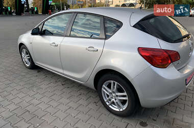 Хетчбек Opel Astra 2011 в Луцьку