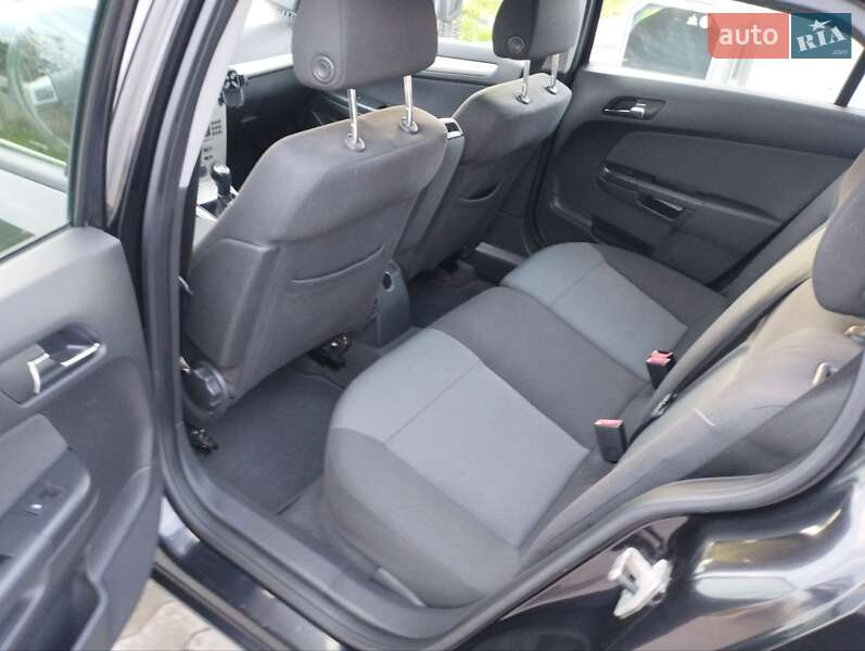 Универсал Opel Astra 2007 в Радехове