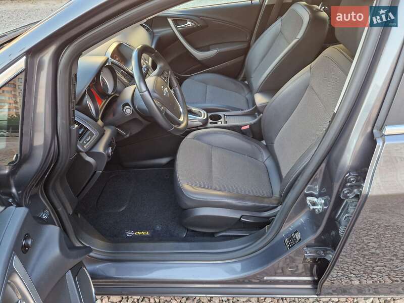 Універсал Opel Astra 2012 в Києві