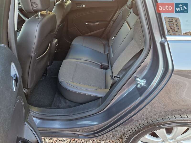 Універсал Opel Astra 2012 в Києві