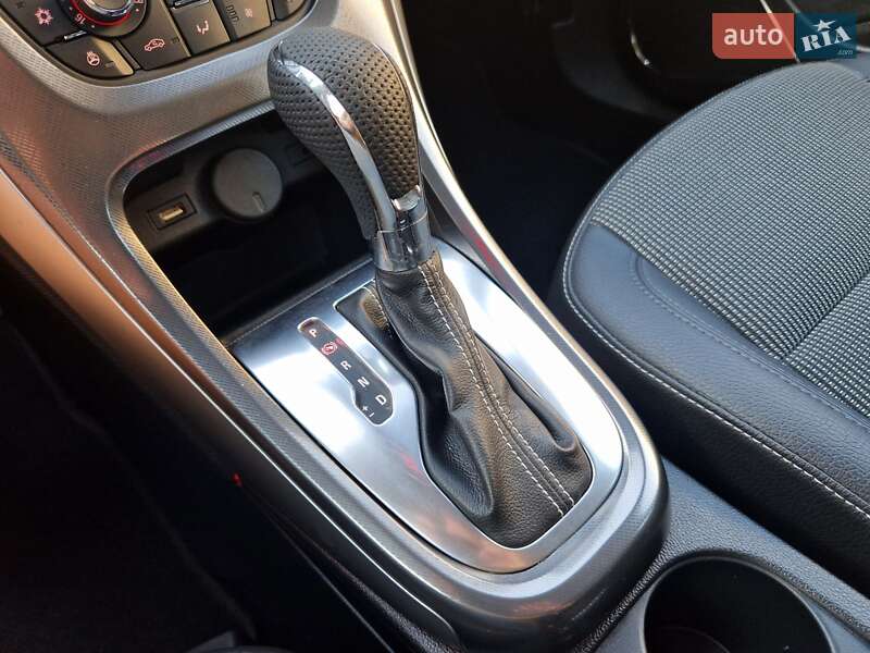 Універсал Opel Astra 2012 в Києві