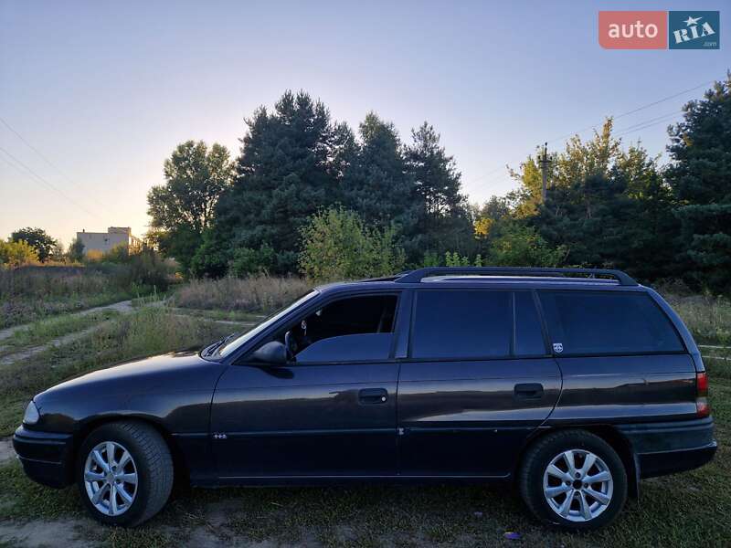 Універсал Opel Astra 1996 в Бершаді