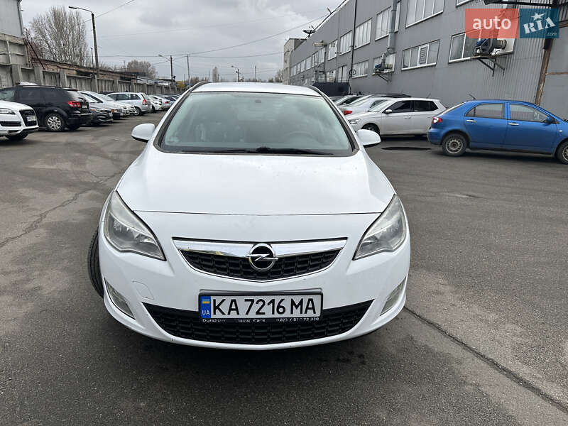 Универсал Opel Astra 2011 в Киеве фото 2 Универсал Opel Astra 2011 в Киеве