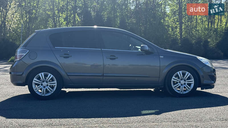 Хетчбек Opel Astra 2008 в Львові