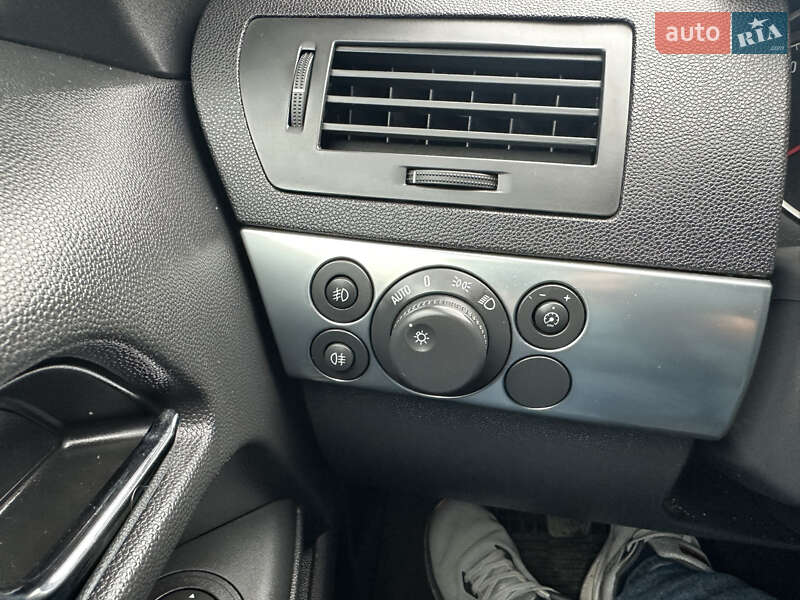 Универсал Opel Astra 2009 в Луцке