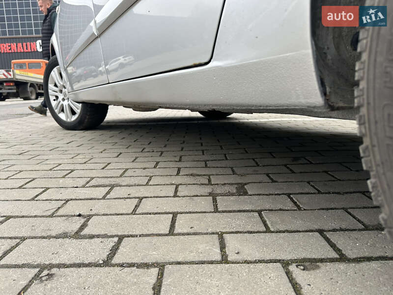 Универсал Opel Astra 2009 в Луцке