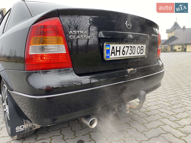 Седан Opel Astra 2007 в Ивано-Франковске