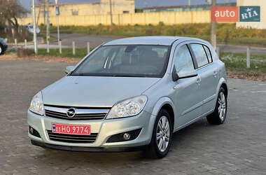 Хэтчбек Opel Astra 2009 в Владимире