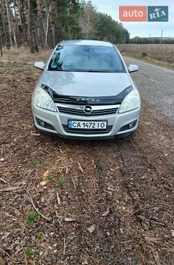 Хэтчбек Opel Astra 2007 в Золотоноше