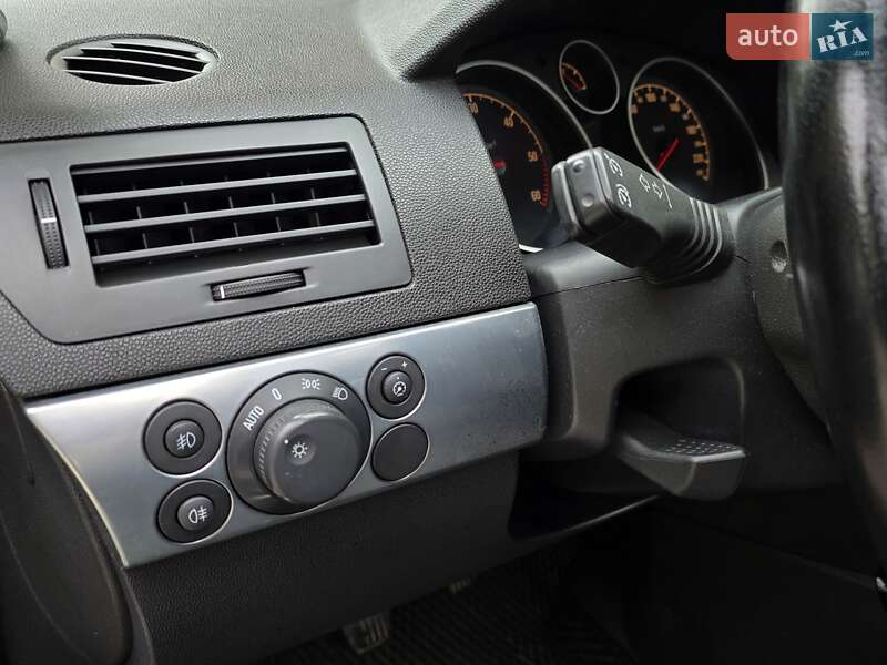 Універсал Opel Astra 2009 в Тернополі