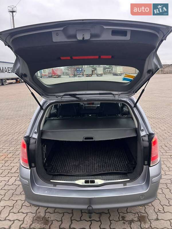 Универсал Opel Astra 2006 в Сарнах