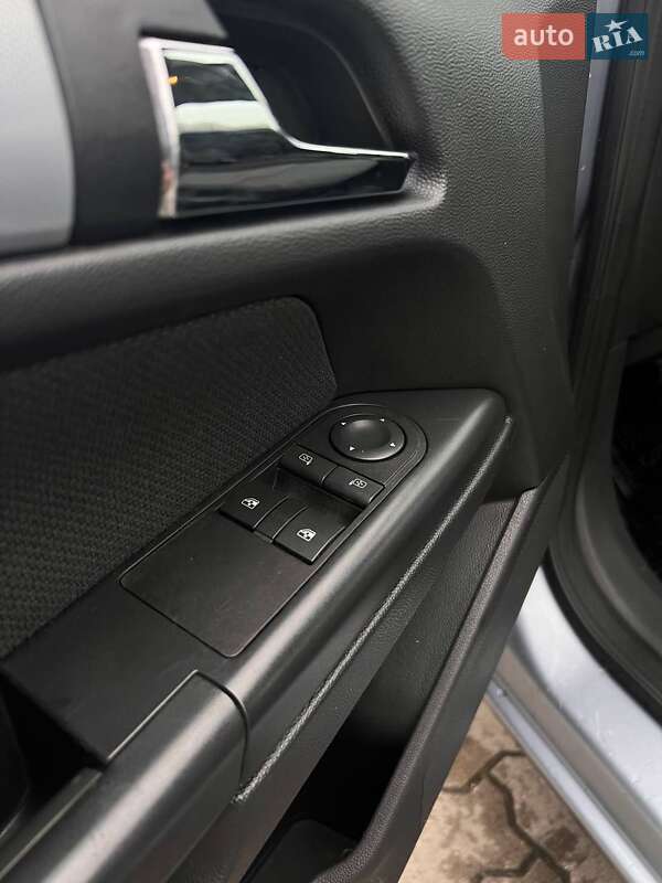 Универсал Opel Astra 2006 в Сарнах