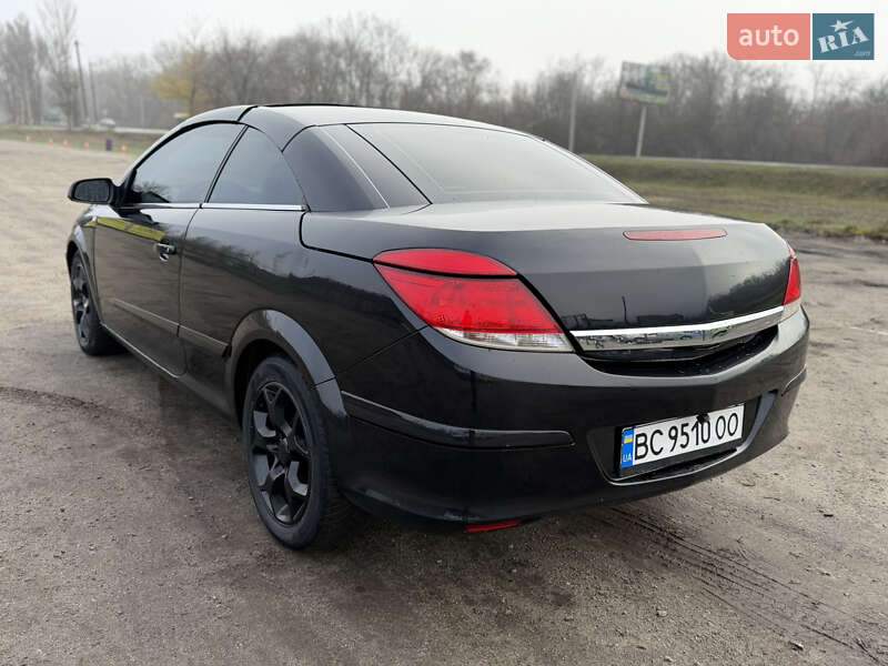 Кабриолет Opel Astra 2006 в Вольнянске
