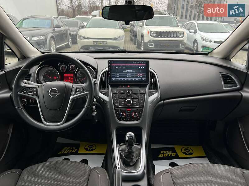Универсал Opel Astra 2015 в Ивано-Франковске