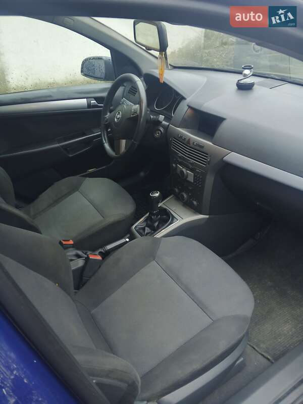 Універсал Opel Astra 2006 в Ужгороді