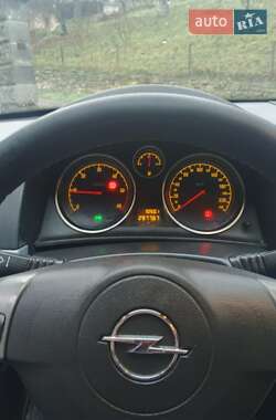 Универсал Opel Astra 2006 в Ужгороде