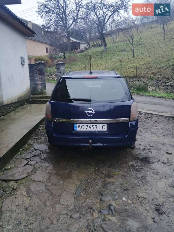 Універсал Opel Astra 2006 в Ужгороді