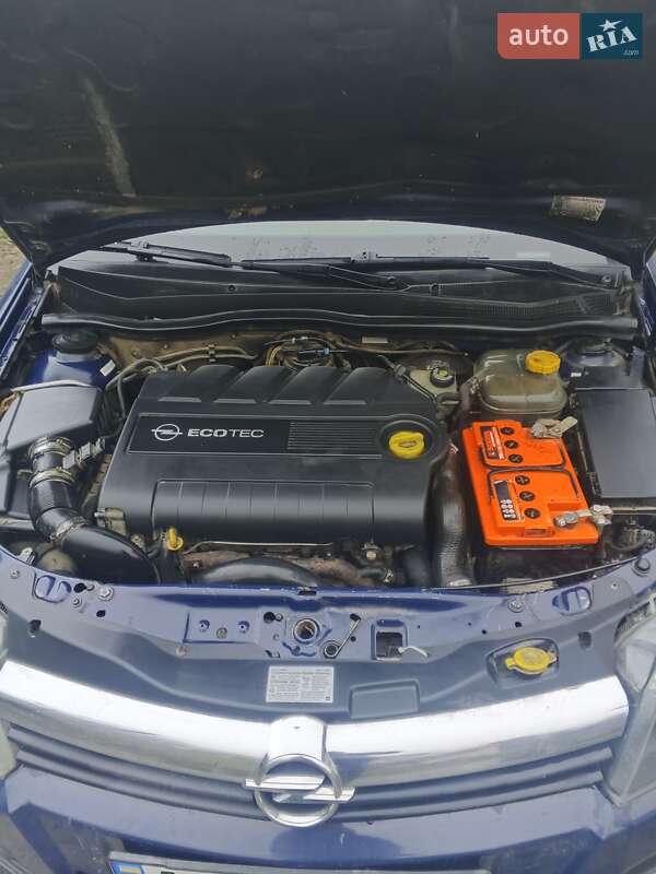 Універсал Opel Astra 2006 в Ужгороді