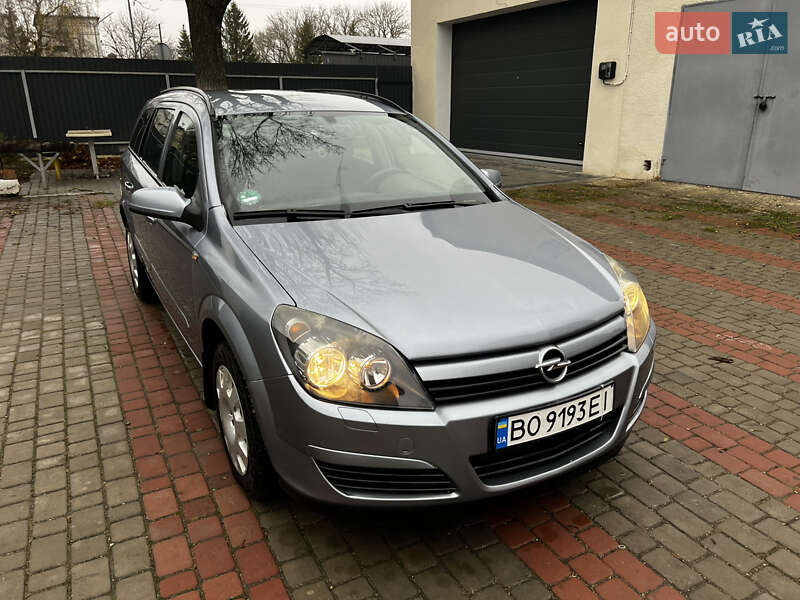 Універсал Opel Astra 2004 в Чорткові