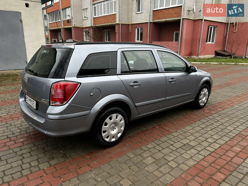 Універсал Opel Astra 2004 в Чорткові