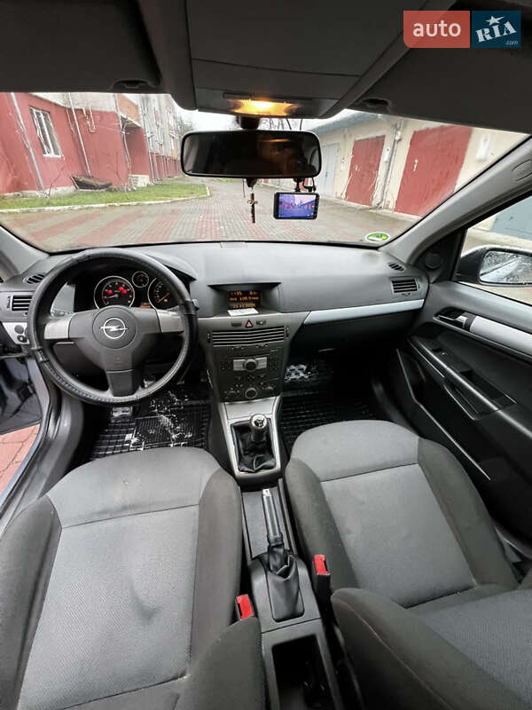 Універсал Opel Astra 2004 в Чорткові