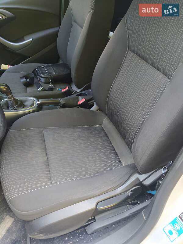 Универсал Opel Astra 2013 в Львове