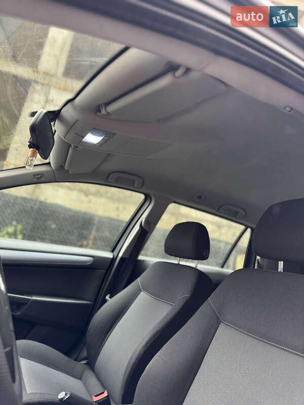 Универсал Opel Astra 2006 в Хмельницком