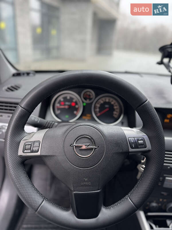 Универсал Opel Astra 2006 в Хмельницком