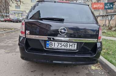 Универсал Opel Astra 2008 в Полтаве