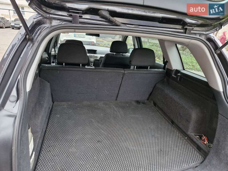 Универсал Opel Astra 2008 в Полтаве