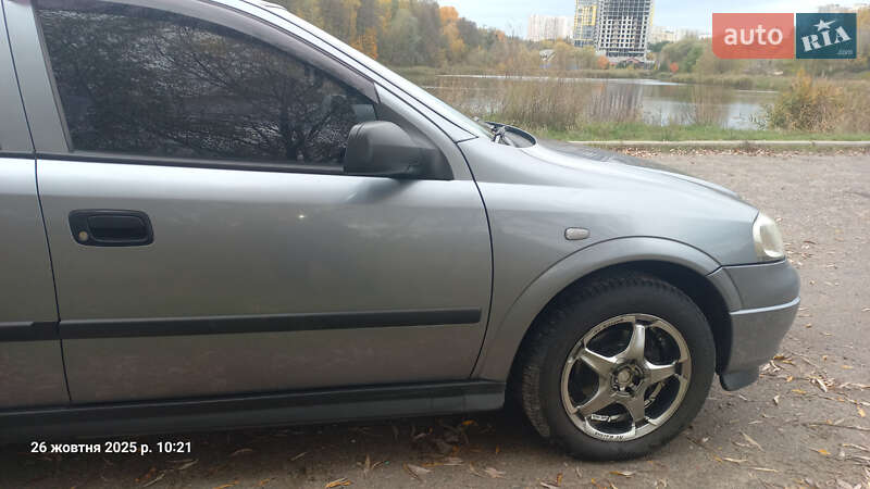 Седан Opel Astra 2006 в Киеве