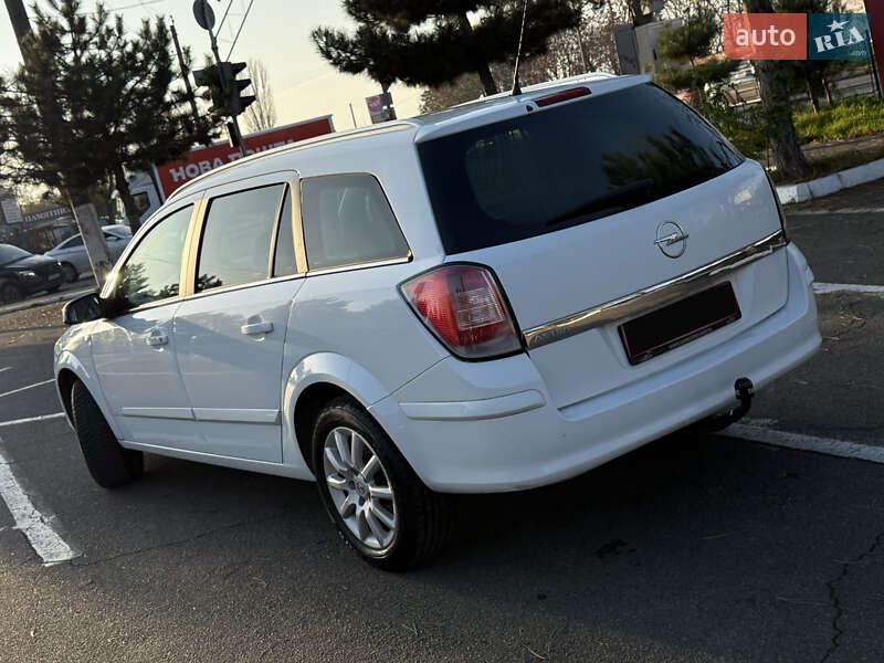 Универсал Opel Astra 2008 в Одессе